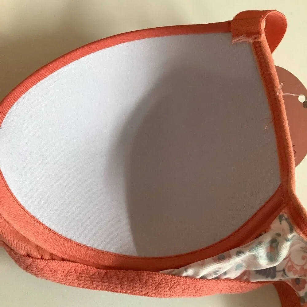 Massam Size Large Peach Floral Lace Underwire Bra. Made in Brazil New.